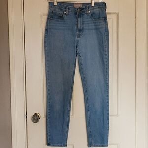 EVERLANE HIGH RISE ANKLE JEAN 28